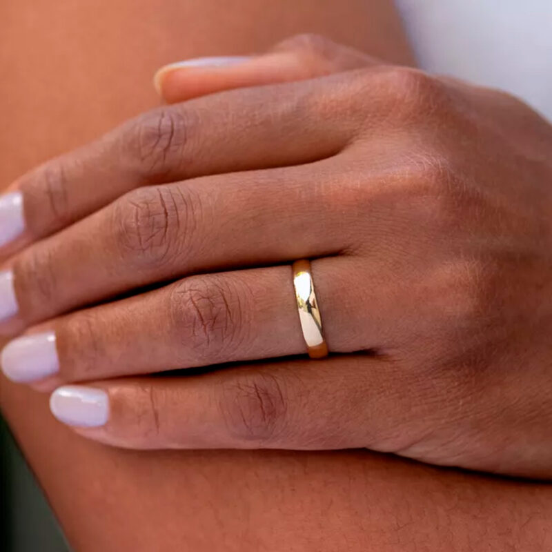 Alianças de Ouro 18K 4mm Abaulada Polida