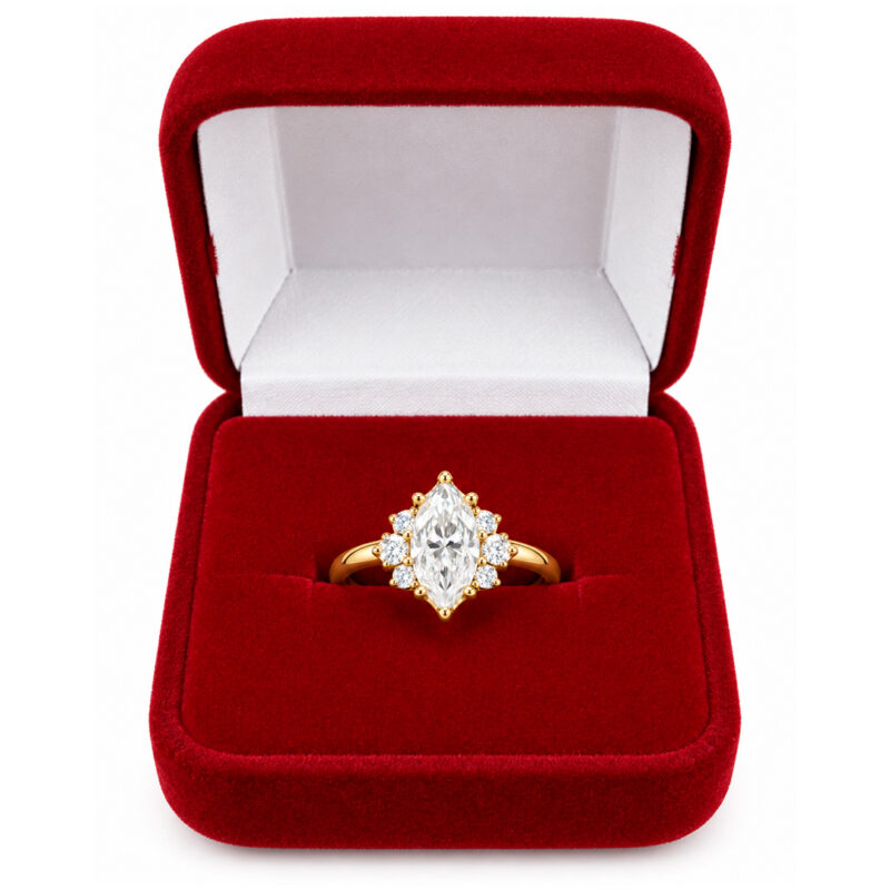 Anel Solitário Noivado Selena Navete Moissanite Ouro 18K